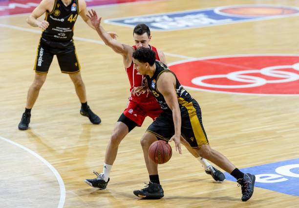 究竟在追逐 究竟在追逐