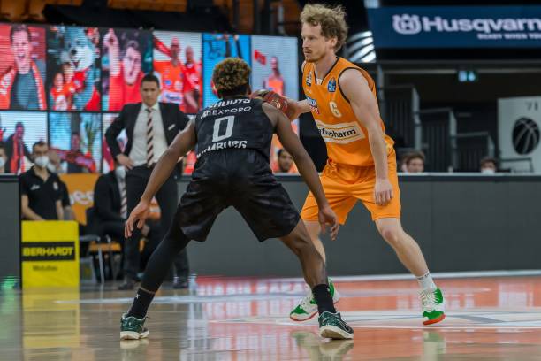 卡位悬念 卡位悬念