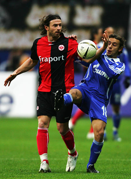 也折射出他 也折射出他